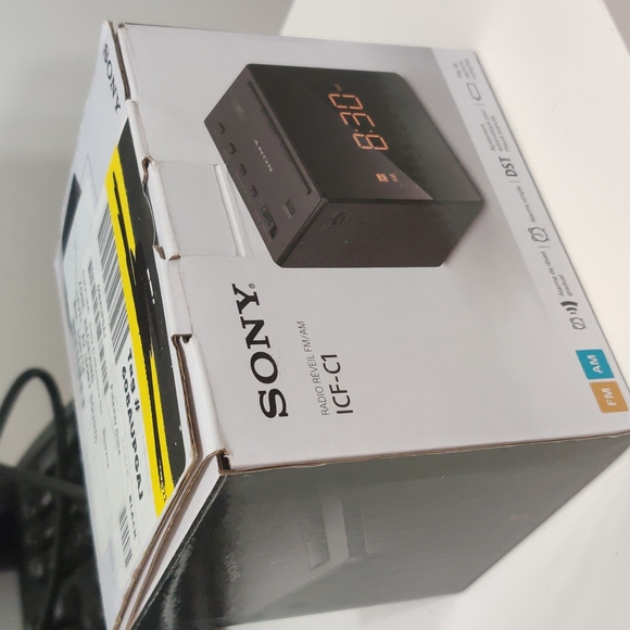 Sony ICFC1TB Alarm Clock Radio, Black - Picture 4 of 5